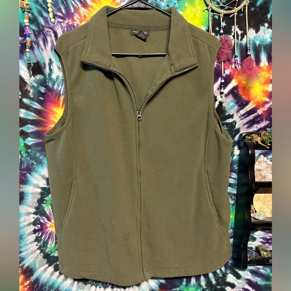 Men’s zip up vest
